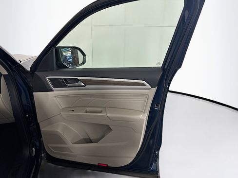 Used 2022 Volkswagen Atlas SEL image 34