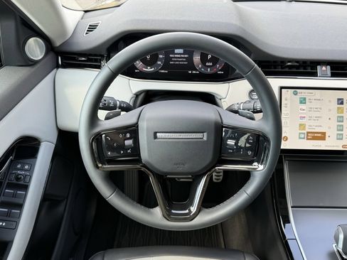 Certified 2025 Land Rover Range Rover Evoque Dynamic SE image 16