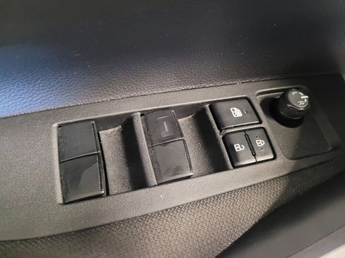 Used 2025 Toyota Corolla LE image 27