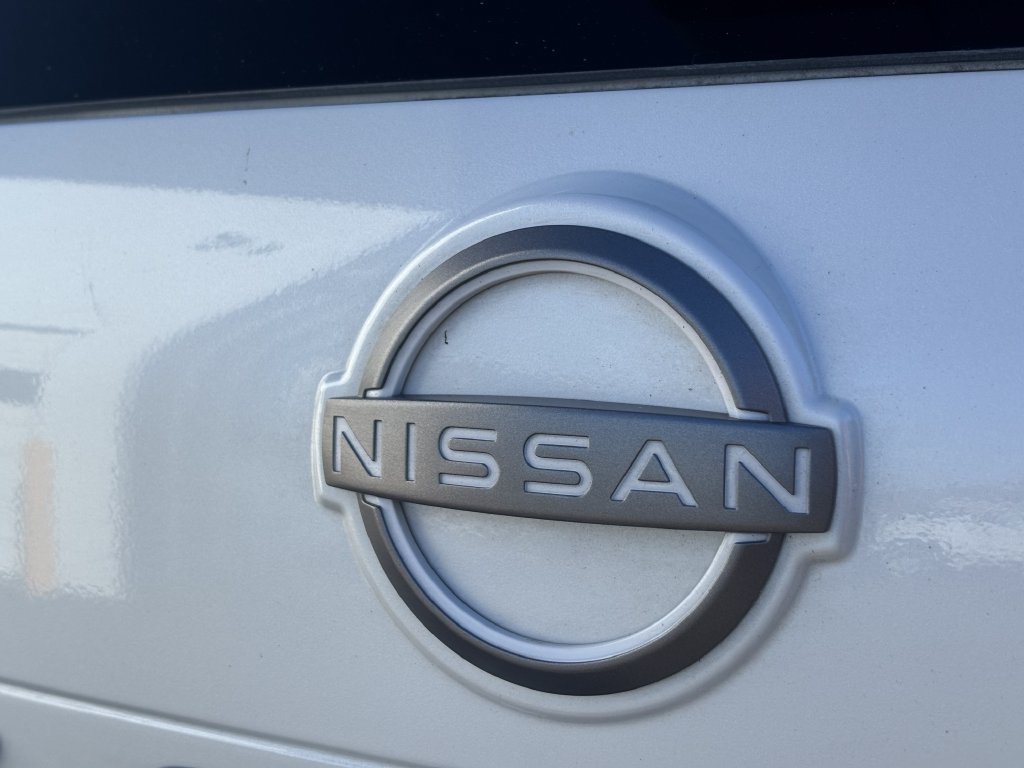Used 2025 Nissan Rogue S AWD/4WD image 10