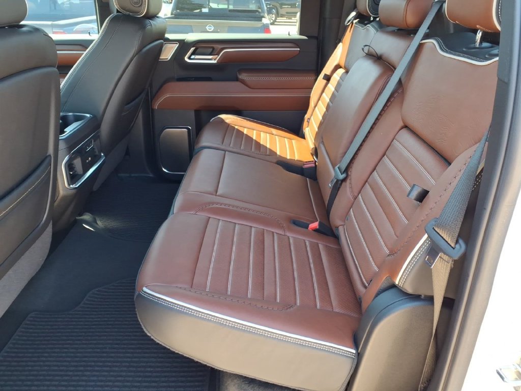 Used 2024 GMC Sierra 2500 Denali Ultimate w/ Max Trailering Package AWD/4WD image 15