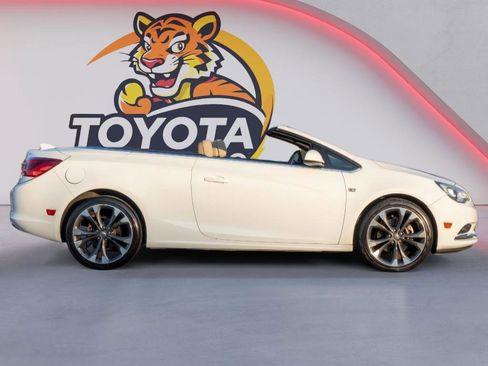 Used 2016 Buick Cascada Premium image 4