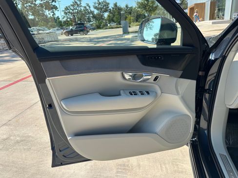 Used 2026 Volvo XC90 B6 Ultra w/ Protection Package AWD/4WD image 18