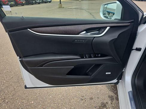 Used 2019 Cadillac XTS Luxury w/ Driver Awareness Package AWD/4WD image 10