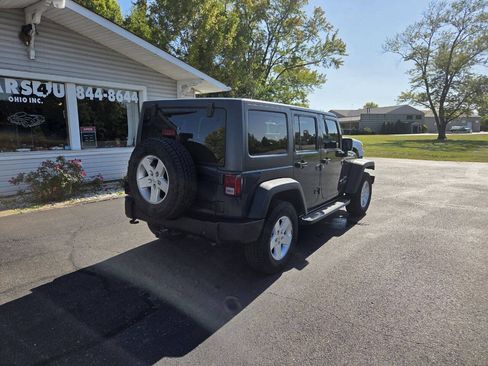 Used 2017 Jeep Wrangler Unlimited Sport w/ Quick Order Package 24S AWD/4WD image 8