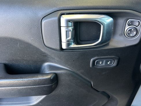 Used 2023 Jeep Wrangler Unlimited AWD/4WD image 10