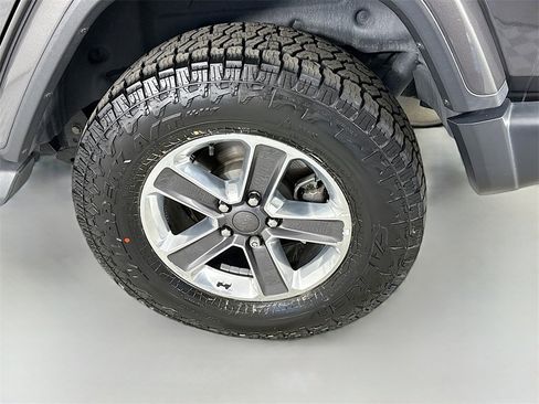 Used 2019 Jeep Wrangler Unlimited Sahara image 29