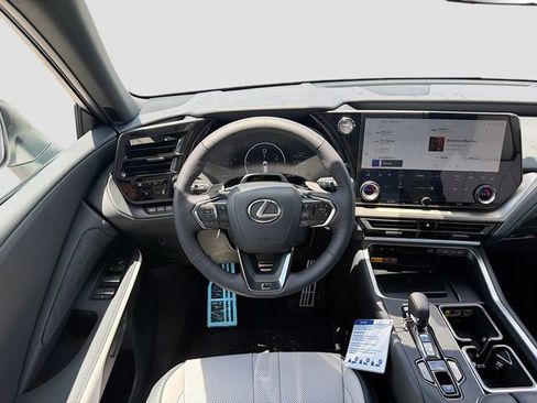 New 2026 Lexus TX 500h AWD image 18
