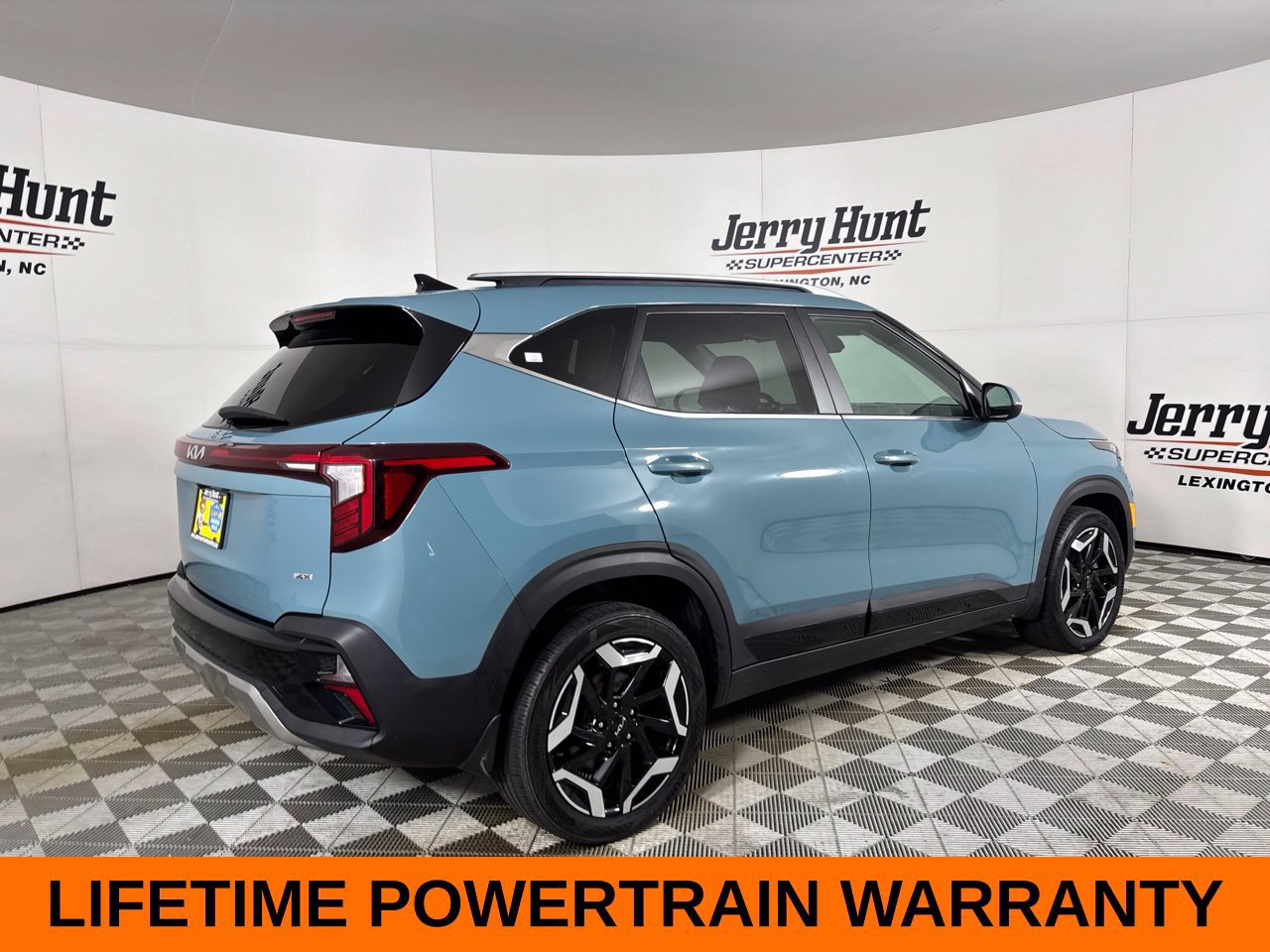 Used 2024 Kia Seltos SX w/ SX Sunroof Package AWD/4WD image 6