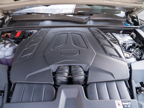 New 2025 Porsche Cayenne Turbo image 27