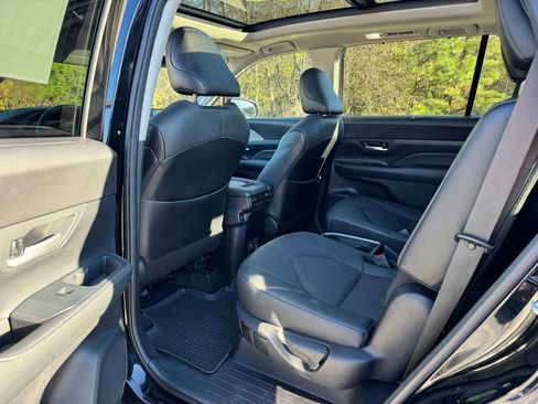 Used 2024 Toyota Grand Highlander Platinum image 28