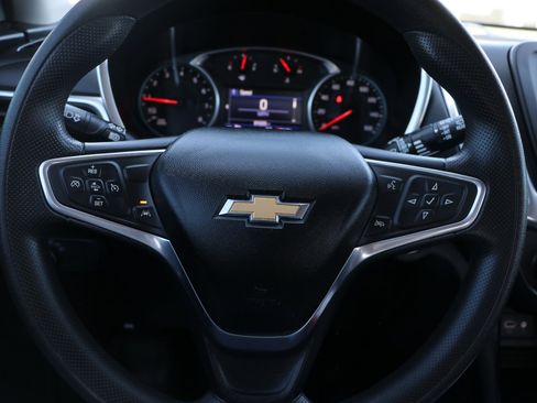 Used 2020 Chevrolet Equinox LT FWD image 17