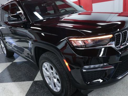 Used 2023 Jeep Grand Cherokee Limited w/ Trailer Tow Prep Group (B) image 31