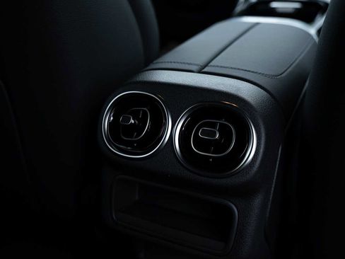 Used 2026 Mercedes-Benz GLC 300 4MATIC image 18