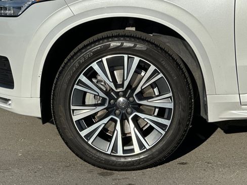 Used 2022 Volvo XC90 T6 Momentum w/ Advanced Package image 11