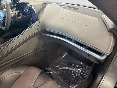 Used 2022 Chevrolet Corvette Stingray Premium Conv w/ Z51 Performance Package RWD image 24
