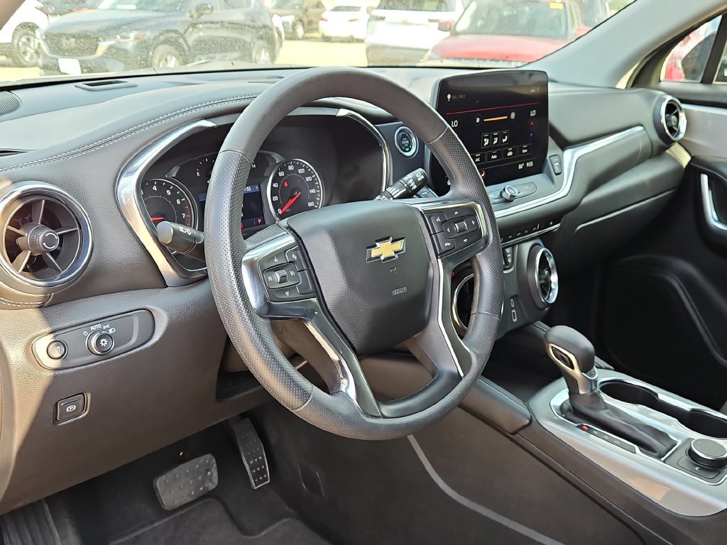 Used 2025 Chevrolet Blazer LT FWD image 15