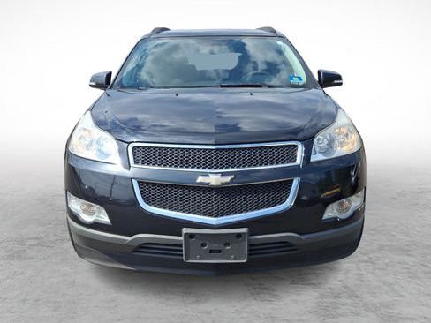 Used 2012 Chevrolet Traverse LT FWD image 2