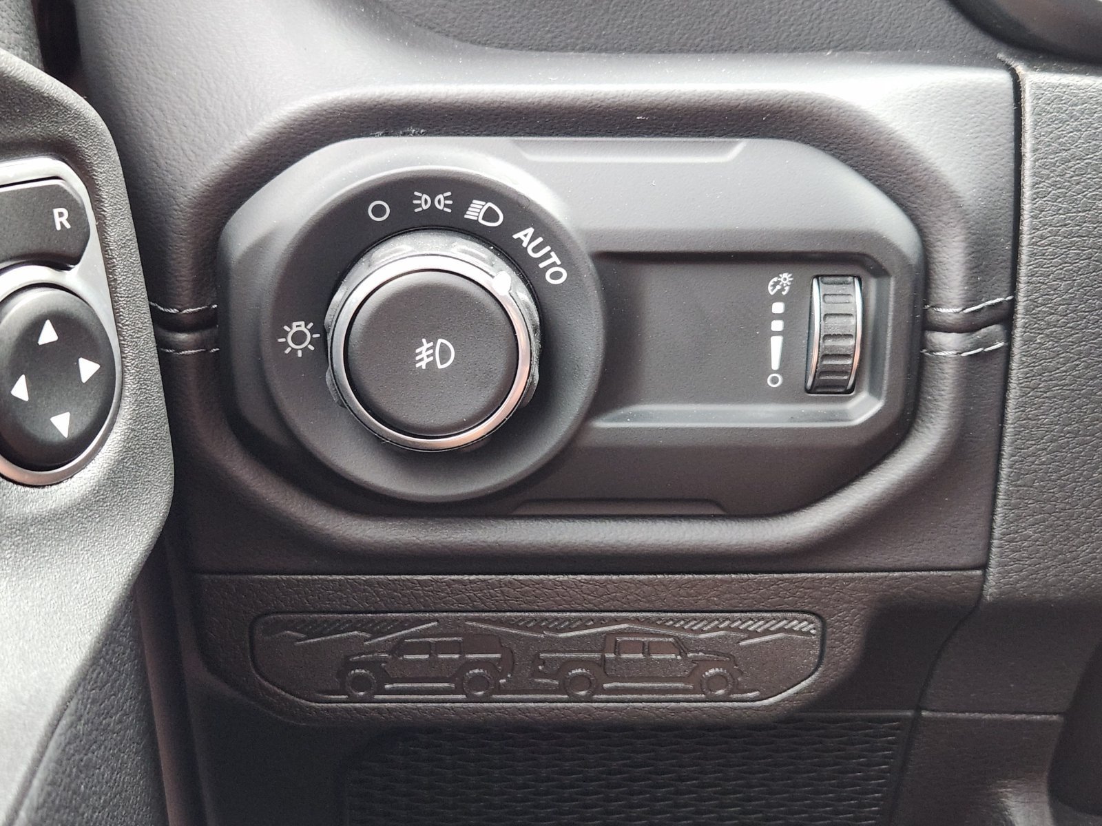 New 2026 Jeep Wrangler Unlimited Sahara AWD/4WD image 30