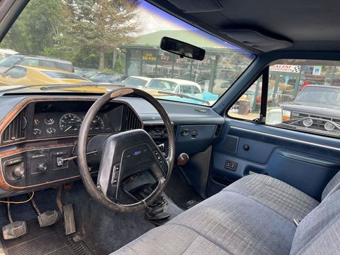 Used 1987 Ford F250 4x4 Regular Cab image 6