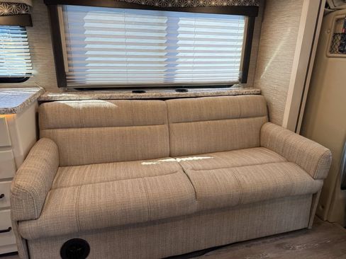 Used 2022 Ford E-450 and Econoline 450 Super Duty w/ Motorhome Prep Package RWD image 44