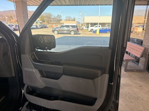 Used 2022 Ford F150 XLT w/ Equipment Group 302A High image 18