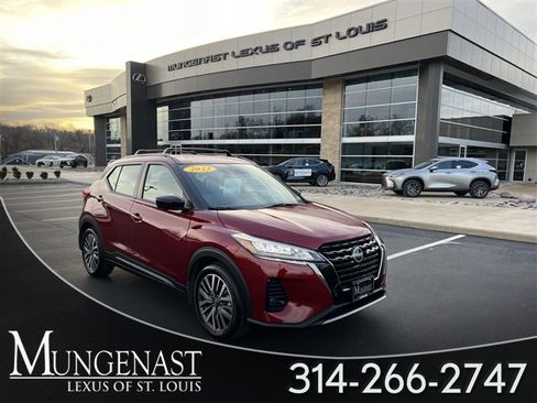 Used 2023 Nissan Kicks SR w/ SR Premium Package image 1