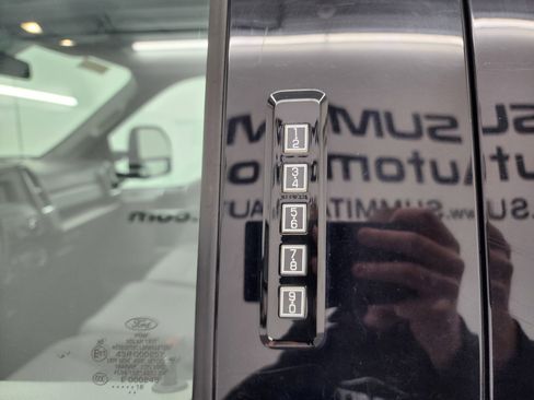 Used 2018 Ford F250 XLT image 37