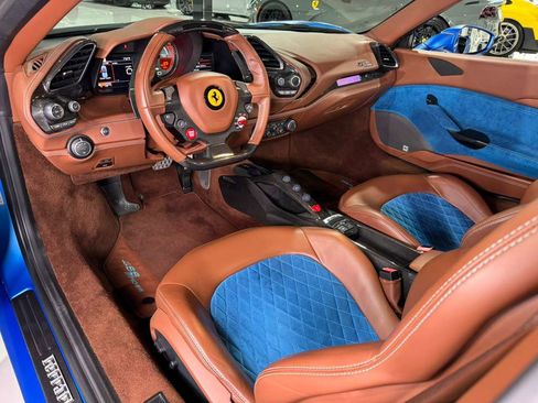 Used 2018 Ferrari 488 Spider image 17