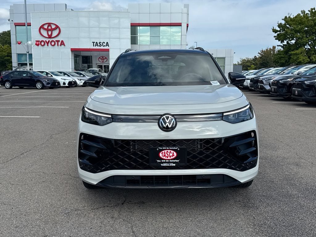Used 2026 Volkswagen Tiguan SE R-Line AWD/4WD image 2