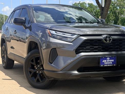 Used 2023 Toyota RAV4 LE FWD image 2