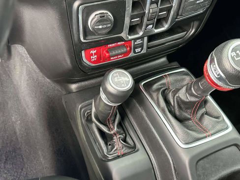 Used 2022 Jeep Gladiator Rubicon w/ LED Lighting Group AWD/4WD image 29