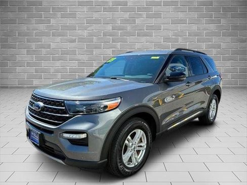 Certified 2023 Ford Explorer XLT w/ Equipment Group 202A AWD/4WD image 2