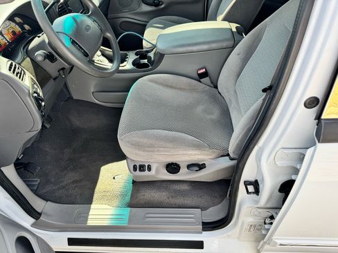 Used 2002 Ford Expedition XLT image 22