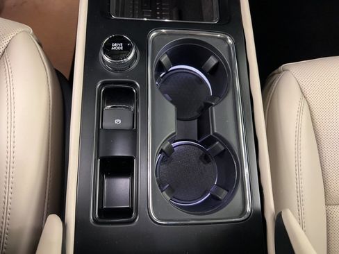 Used 2025 Lincoln Corsair Grand Touring w/ Equipment Group 302A image 16