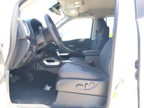 Used 2026 Nissan Frontier SV w/ All-Weather Content Package RWD image 13
