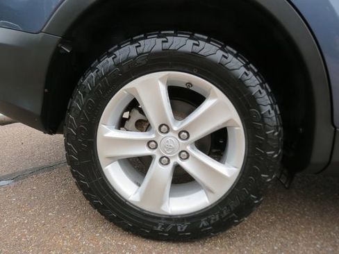 Used 2013 Toyota RAV4 XLE image 18