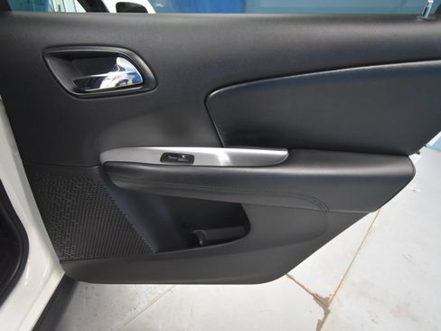 Used 2018 Dodge Journey SXT w/ Connectivity Group FWD image 27