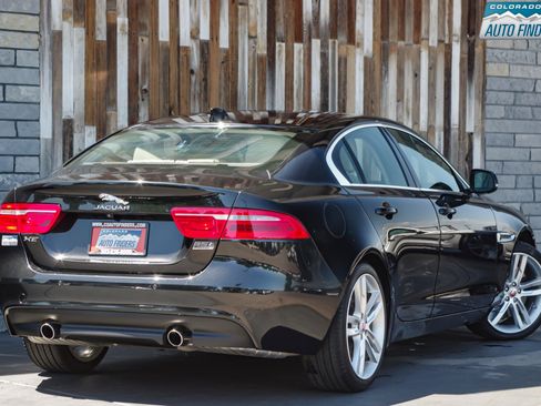 Used 2017 Jaguar XE Prestige AWD/4WD image 7