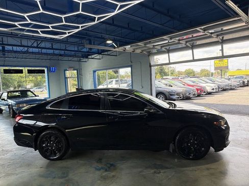 Used 2018 Chevrolet Malibu LT w/ Redline Edition FWD image 8