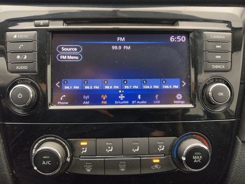 Used 2018 Nissan Rogue S AWD/4WD image 25