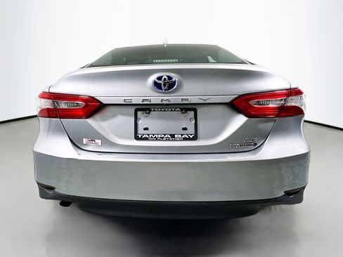 Used 2018 Toyota Camry LE image 6