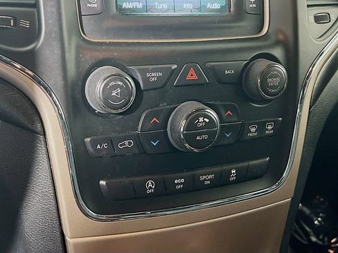 Used 2016 Jeep Grand Cherokee Laredo AWD/4WD image 14