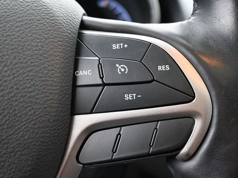 Used 2020 Jeep Grand Cherokee Altitude image 16