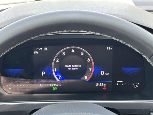 Used 2022 Volkswagen Tiguan SE AWD/4WD image 24