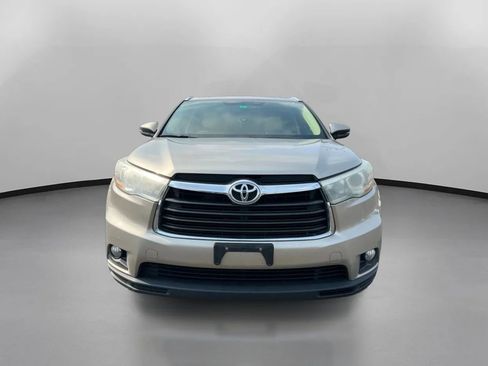 Used 2016 Toyota Highlander XLE AWD/4WD image 3