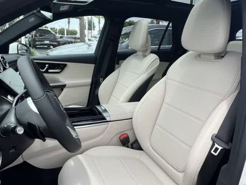 New 2026 Mercedes-Benz GLC 300 image 8