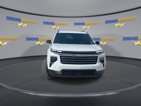 New 2026 Chevrolet Traverse LT FWD image 3