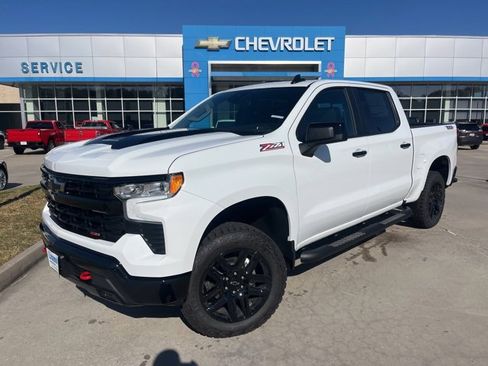New 2026 Chevrolet Silverado 1500 LT Trail Boss w/ Convenience Package II image 2
