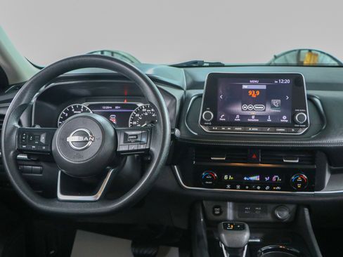 Used 2024 Nissan Rogue SV FWD image 17